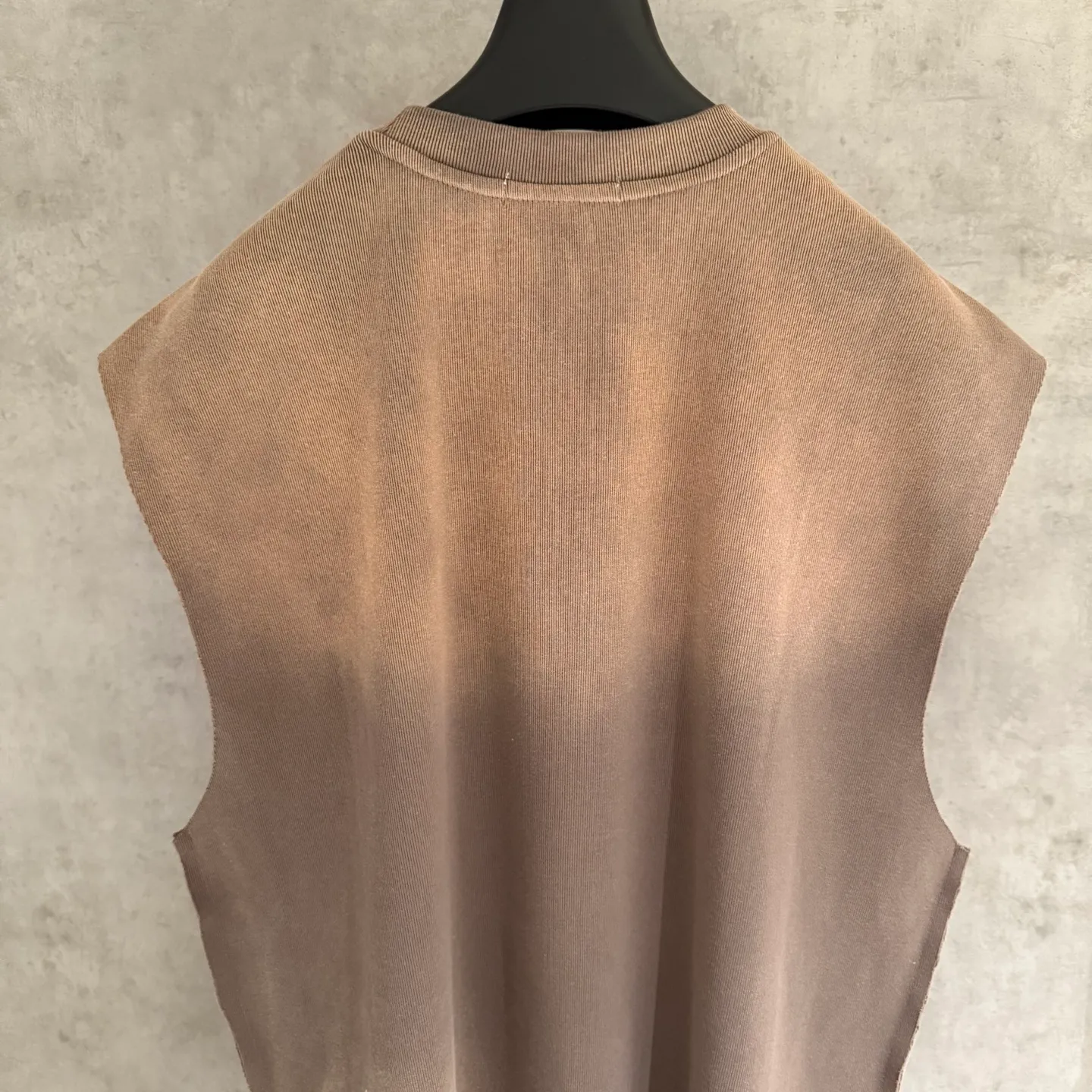 🅿️200 [Strict quality control] CH Crow Heart Sleeveless Round Neck T-shirt 320g heavy-duty composite fabric The upper body is wide and stylish Ice-feeling experience on the inside Waist side splicing tailoring Spray horse slip plus burning process The oversize version highlights the trendy design Size: L-4XL